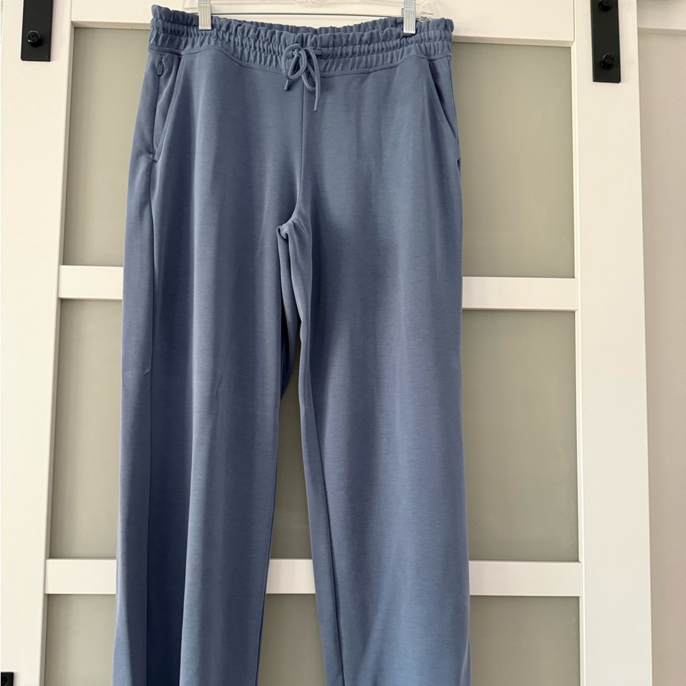Athleta Seasoft Mid Rise Straight Leg Pant